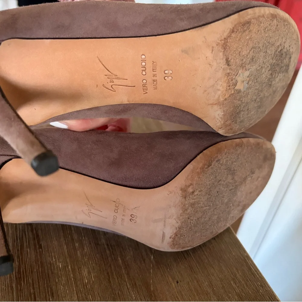 Giuseppe zanotti suede heels PRISTINE 39 classic taupe